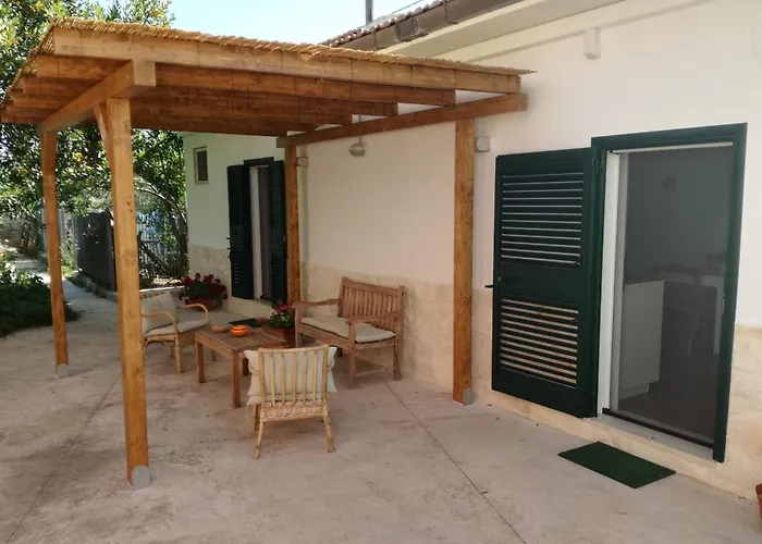 招待所 Countryhouse